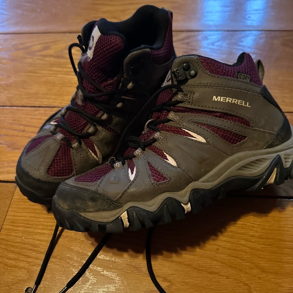 Merrell Outdoor Boots - Charcoal and Maroon